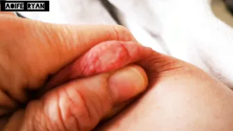 Tit Pumping to the Sweet Sound of Birds
