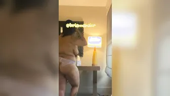 TWERKING BOOTY INTO STUNNING UNDERWEAR