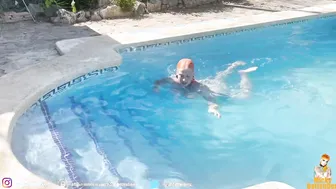 Alternate Lovers Getting Turned On into Pool with Enormous Loads on Boobs