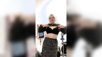 Awek melayu tudung belanja