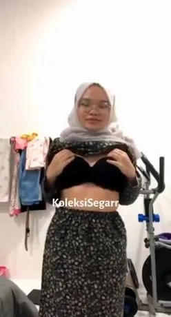 248px x 460px - Awek melayu tudung belanja 4kPorn.XXX