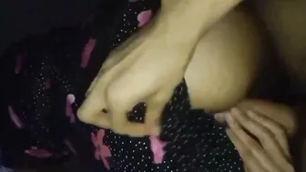 En Guzelide O Elbiseyi Cikartmadan Kucaga Oturtmak