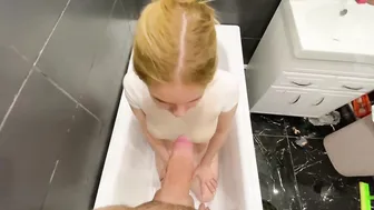 I Pissed a Voluptuous Bitch into the Restroom and Screwed her into the Mouth