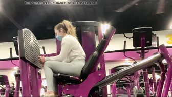 Gym Shark 19 Year Old Doing Leg Press