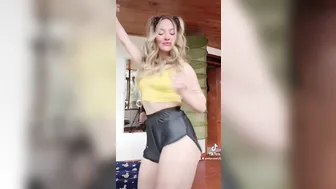 Tiktok Chica Bailando Goddess