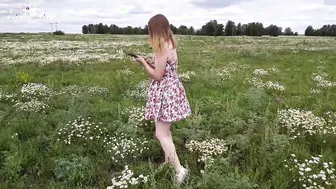 Blonde Lusty into Nature and Jerk Off inside the Field