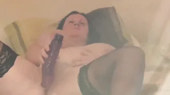 delivery dude caught looking into on irresistible BBW housewife