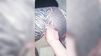 Me Agarro Esta Putito y Le Rompo Su Pantalón y Termina En Cumshot