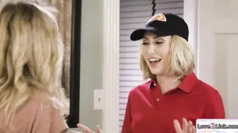 Blonde gfs have makeup sex and lick butt