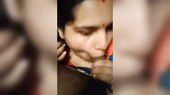 Bhabi ko mukh per pain chus raha hai