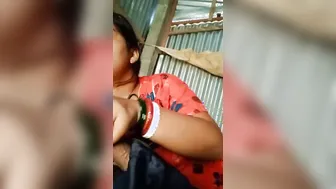 Bhabi ko mukh per pain chus raha hai