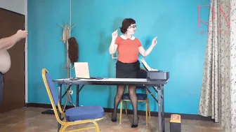 SEXRETARY Secretary Shows Cunt the Boss Shoots a Nude Secretary on Clip