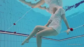Underwater Erotica - Sensual Bath Time With Russian Beauty KyttySorokka