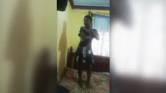 Freaky women Play her new Sex Toy