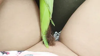 Anna Perv Play Whith Corn when Rides Vehicle