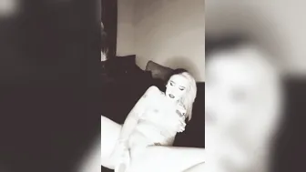 Freaky House Wifey Having Fun with her Snatch
