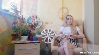 Self-Confident Alecia Shows you her Apartment - and her Vagina