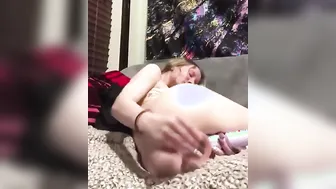 Mom cumming with dildos