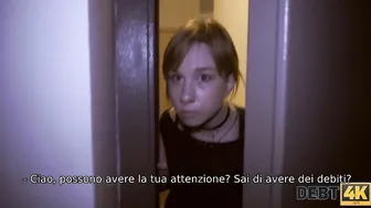 DEBT4k Luomo Viene Dal Debitore Russo e Trapana Presto La Figa Rasata