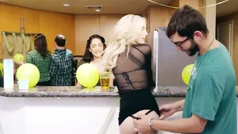 Lucky Brothers first Threeway with Slutty Step Sisters S4:e8