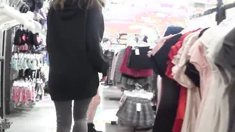 OUTDOORS 3SOME SEX AT THE MALL... BUSTED