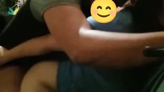 Cogiendo a casada urgida por detrás en el sofá cama aprovechando que se fueron todos