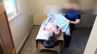CHEATER BUSTED Wifey caught fucking the into-house Masseusse
