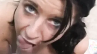 Amateur Amber Giving her Sweet Oral Sex and make Cummed