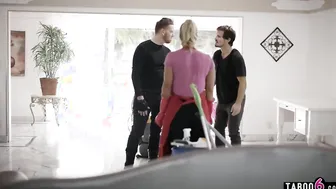 Gigantic round booty maid double penetrated by 2 burglars