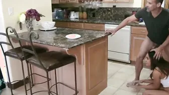 step d. has lust on her step daddy