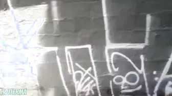 Cutie women shows off her butt and offer oral sex on