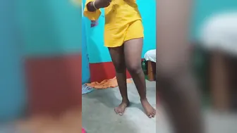 Pampa inside a yellow dress