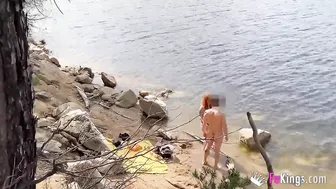 Picking up nude dudes – nude lakeside fun with Jade