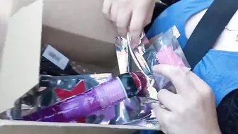Bae 19 yo tries out new sex dildos while driving on