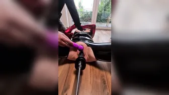 Die Sexmilf73 und die Fickmaschine