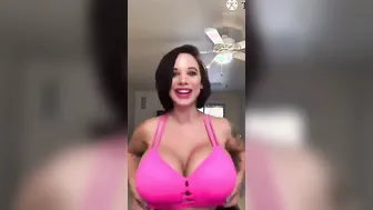 Perfect Boobs porn video – She makes you day better