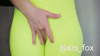 Butt and Cameltoe Worshipping Wearing Leggins. HUGE Butt Hispanic goddess
