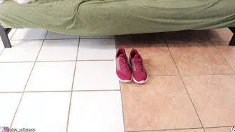 Dating Milas Sneakers