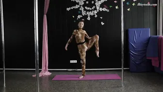 Nude gymnastics with Tamara