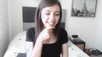 Let me be your freaky amazing e-chick with my turned on