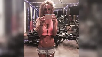 Britney Spears Une Beauté Intime et Sûr de Selle