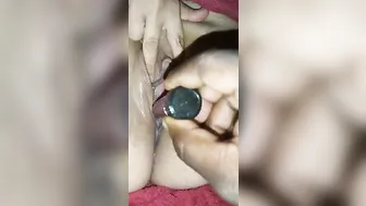 Queenbee gets her Vagina Played with and Squirting