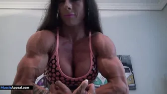 Biceps porn video – Tereza Pantela huge biceps