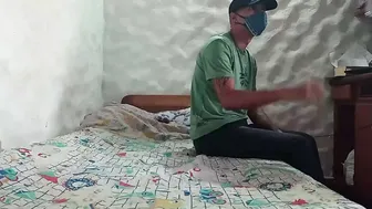 Lucky delivery bro fucks huge booty older whore when he comes home