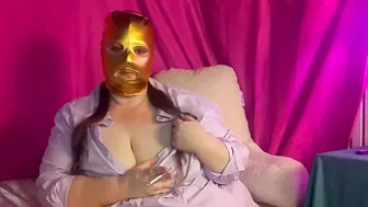 BBW inside Gold Hood Smoking