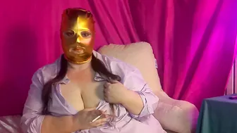BBW inside Gold Hood Smoking