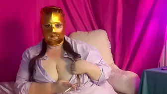 BBW inside Gold Hood Smoking