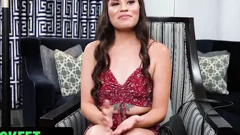 Excited Teeny Goddess Rose Lynn Wants To Prove Her Penis Blowing 