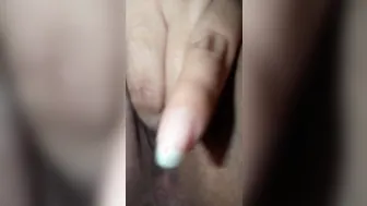 Me Masturbo Mientras Todos Duermen