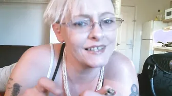 Welcome. an Introduction of Mandy Dickenz